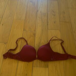 Victorias Secret Very Sexy Push Up Bra. Red.